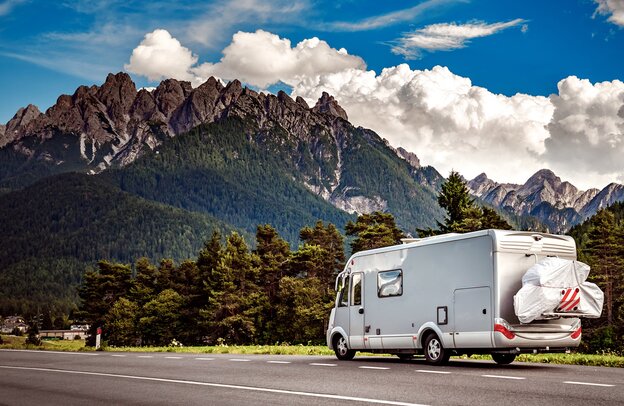 Alpine Camper | © Foto: Andrey Armyagov - stock.adobe.com