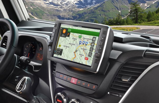 Alpine X903D-ID per Iveco Daily - Navigatore per Camper | © ALPS ALPINE Europe GmbH