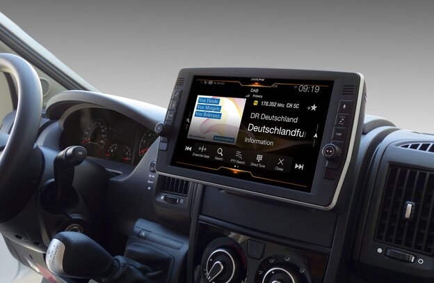 Alpine X903D-DU2 Swivel | © ALPS ALPINE Europe GmbH