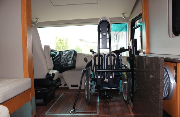 Camper trasformato da Paravan per disabili. | © Foto: Autoren-Union Mobilität/Paravan