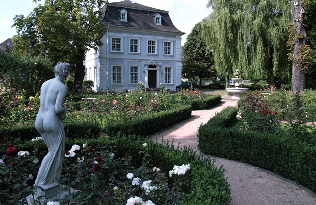 Padiglione Ottweiler nel roseto, Strada barocca Saarpfalz | © Ottweiler Pavillon im Rosengarten © Jürgen Profoehr, AG Barockstraße Saarpfalz