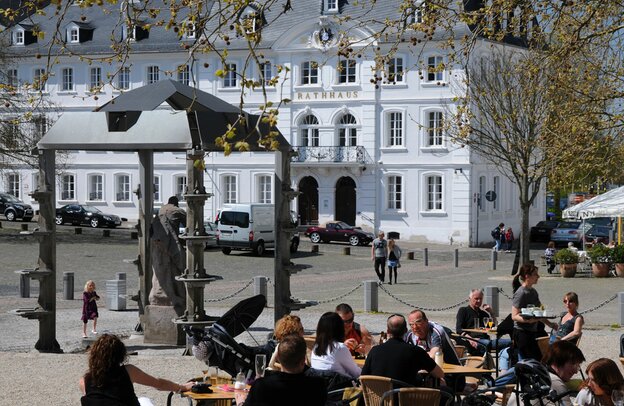 Saarbrücken, piazza del castello con il vecchio municipio, strada barocca del Saarpfalz | © Saarbrücken, piazza del castello con il vecchio municipio © Jürgen Profoehr, AG Barockstraße Saarpfalz