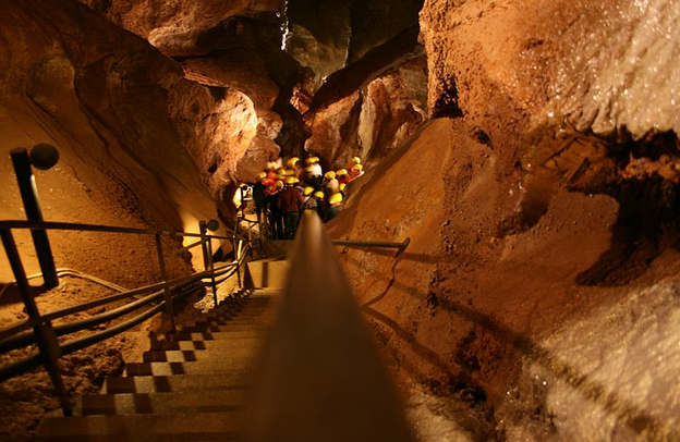 Grotta di cristallo di Kubach | © Grotta di cristallo di Kubach, Foto: Emha/Manuel Heinrich, CC BY-SA 3.0 <https://creativecommons.org/licenses/by-sa/3.0>, via Wikimedia Commons