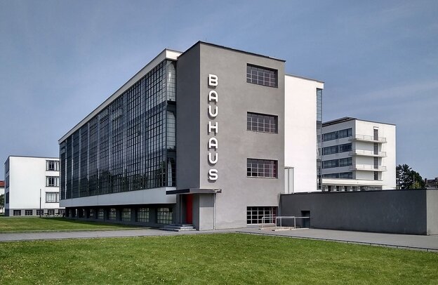 Bauhaus Dessau, Deutsche Alleenstrasse | © Bauhaus Dessau, Foto: Aufbacksalami - Eigenes Werk, CC BY-SA 4.0, https://commons.wikimedia.org/w/index.php?curid=73392906
