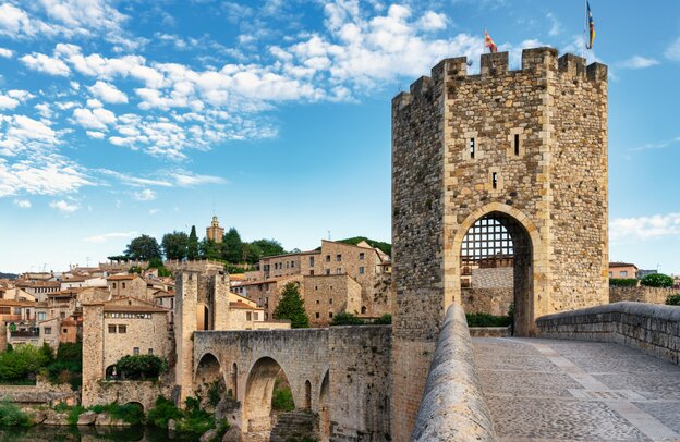 Ponte medievale a Besalú (Girona) | © Ponte medievale a Besalú (Girona) Foto: Armando Oliveira - stock.adobe.com