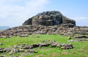 Su Nuraxi - Barumini  | © Su Nuraxi - Barumini - Foto: Norbert Nagel, CC BY-SA 3.0, via Wikimedia Commons