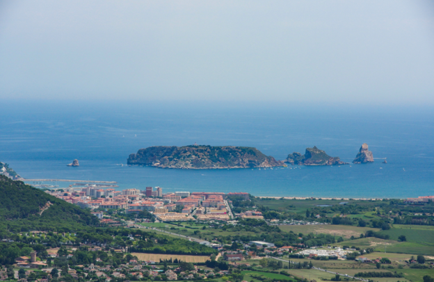 Vista dal Castell del Montgrí sulla Costa Brava | © ©pixeldeus  stock.adobe.com