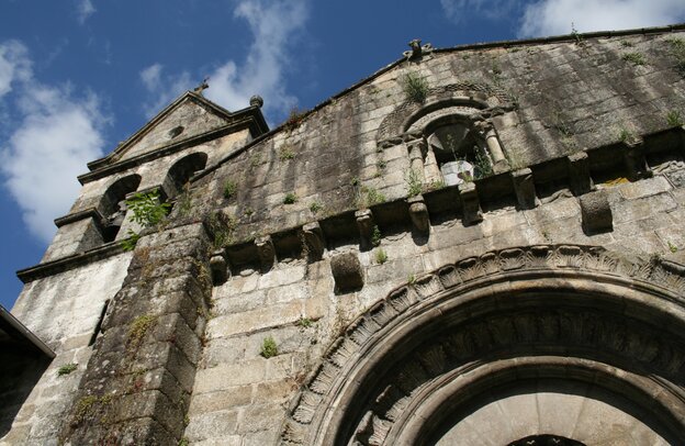 Chiesa di San Juan - Ribadavia | ©  Chiesa di San Juan - Ribadavia ©Contando Estrelas from Vigo, España / Spain, CC BY-SA 2.0 <https://creativecommons.org/licenses/by-sa/2.0>, via Wikimedia Commons